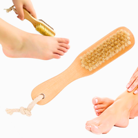 Thumbnail for Brosse à pierre ponce avec manche en bois pour les pieds