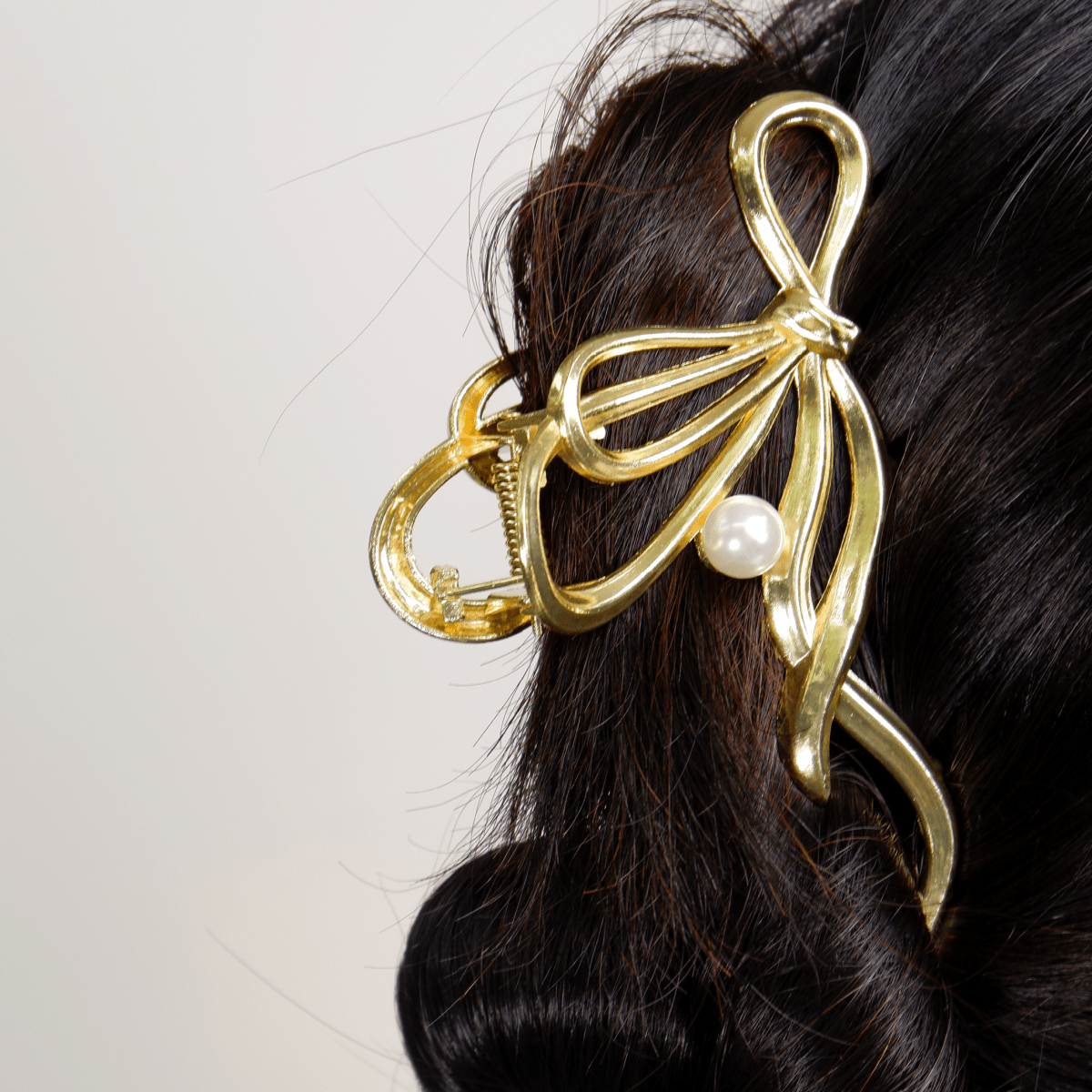 Cosmetic World_Metal Hair Clip_Cosmetic World